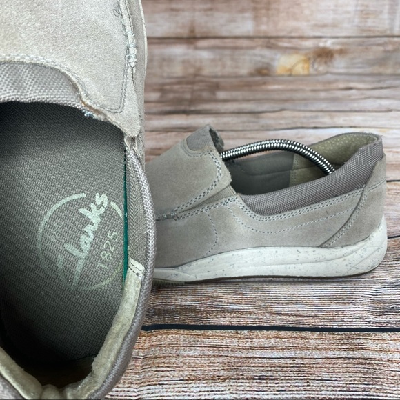 Clarks Slip On loafers Men Size 11.5 Casual Shoes - Beige - NEW - Picture 7 of 9